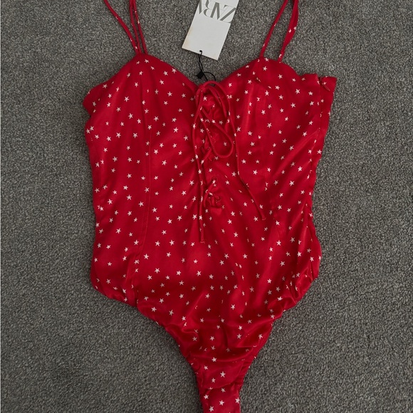 Zara Red Star-Print bodysuit - Picture 1 of 4